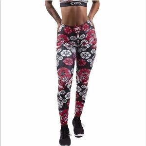 𝅺nwot EXPYA Red black sugar skull leggings sz xs